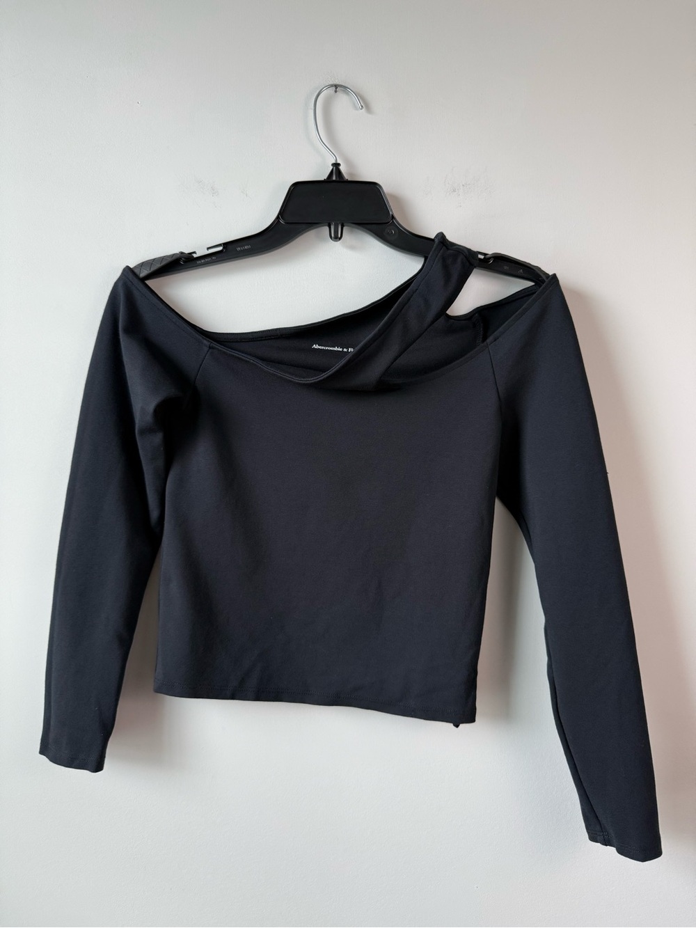 Abercrombie & Fitch Asymmetric Cutout Off The Shoulder Top Black S - Picture 2 of 6